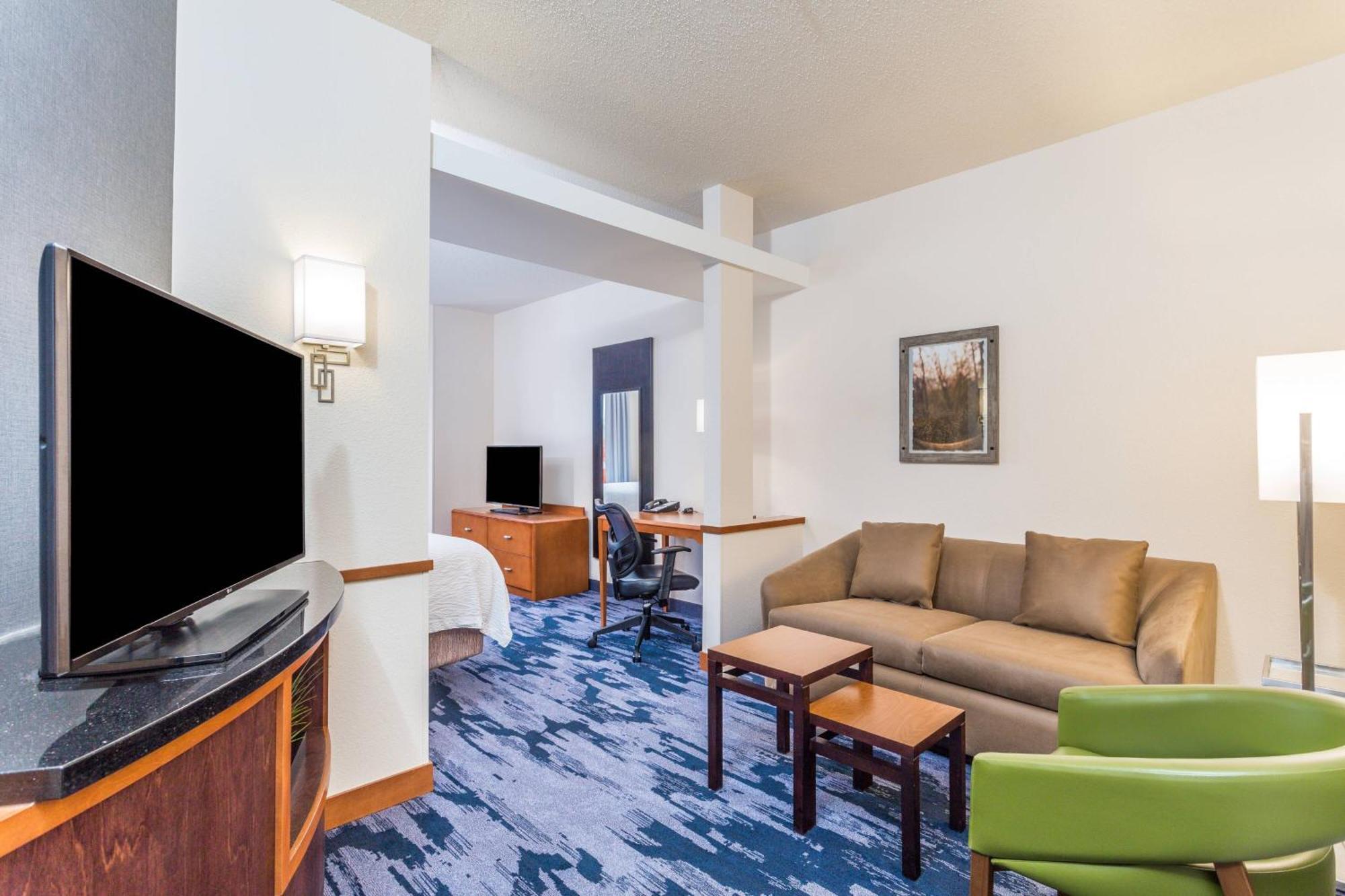 Fairfield Inn And Suites By Marriott Madison East Exterior photo