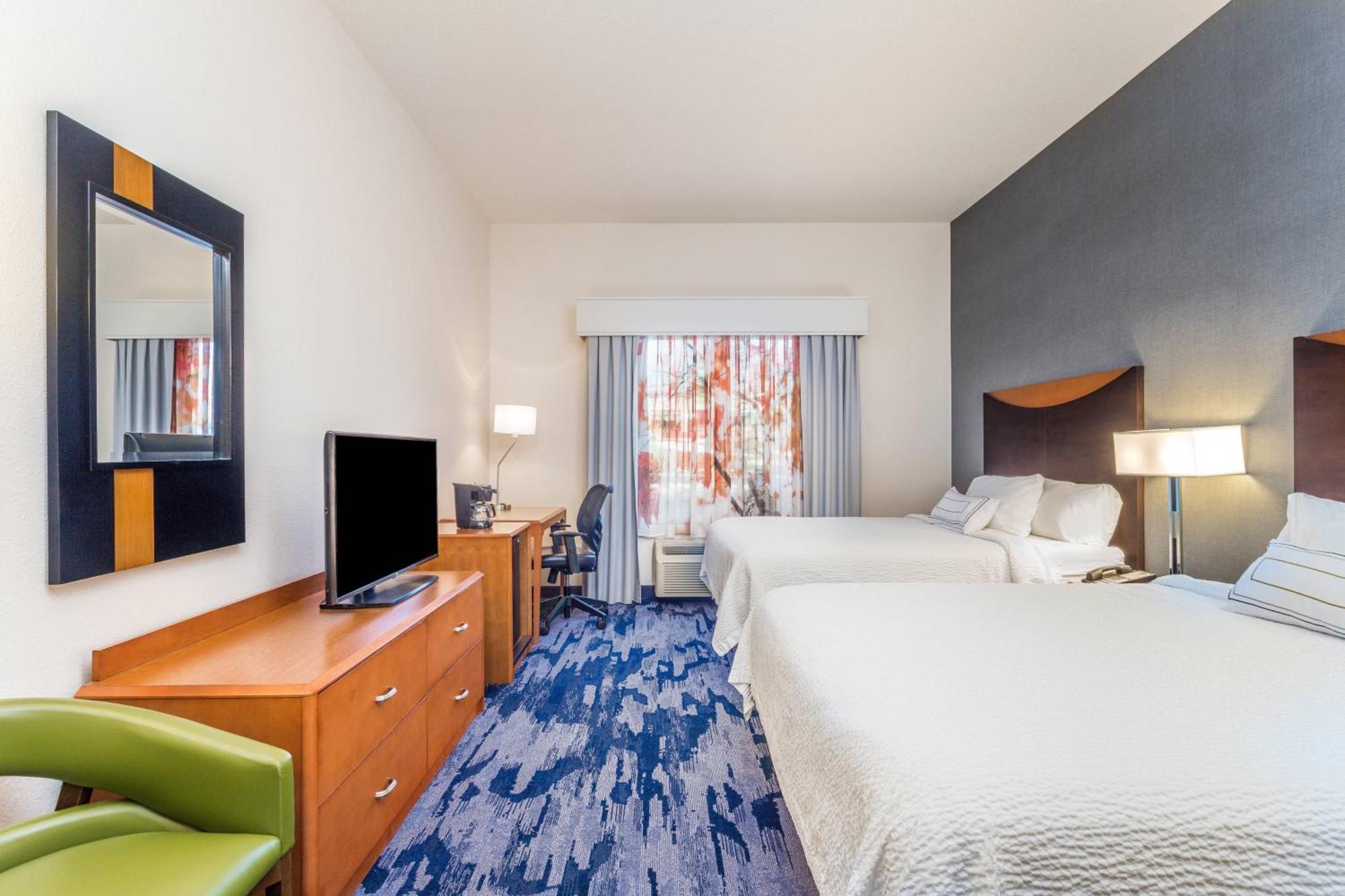 Fairfield Inn And Suites By Marriott Madison East Exterior photo