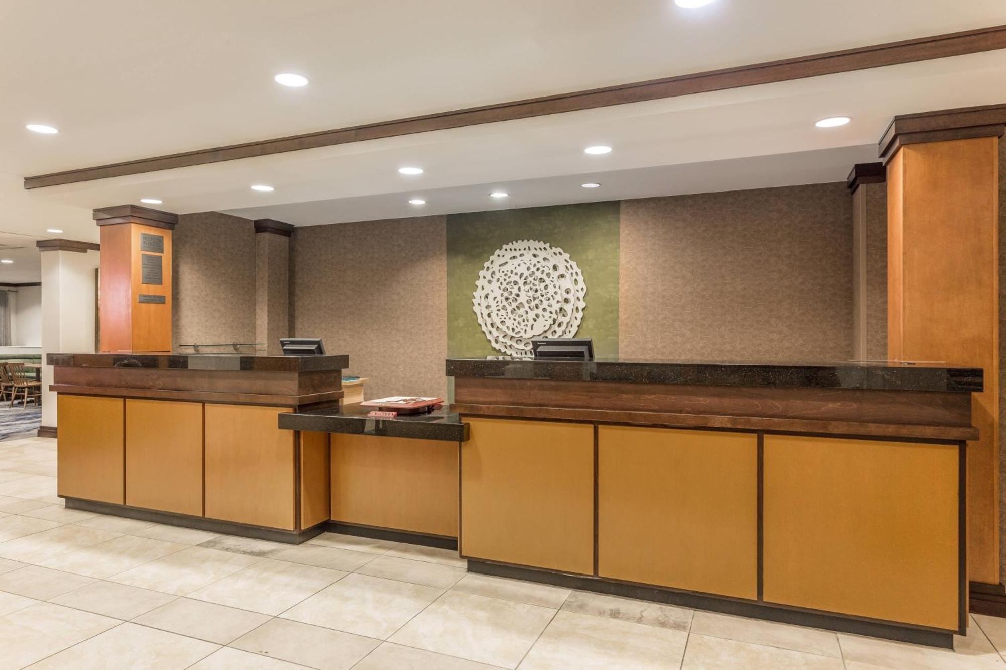 Fairfield Inn And Suites By Marriott Madison East Exterior photo